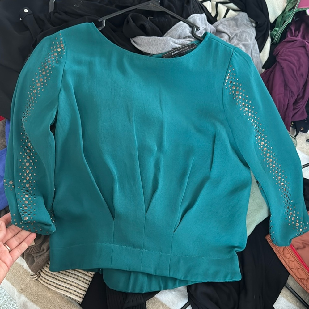 Cool green BCBGMAXAZRIA BLOUSE SIZE XS like new